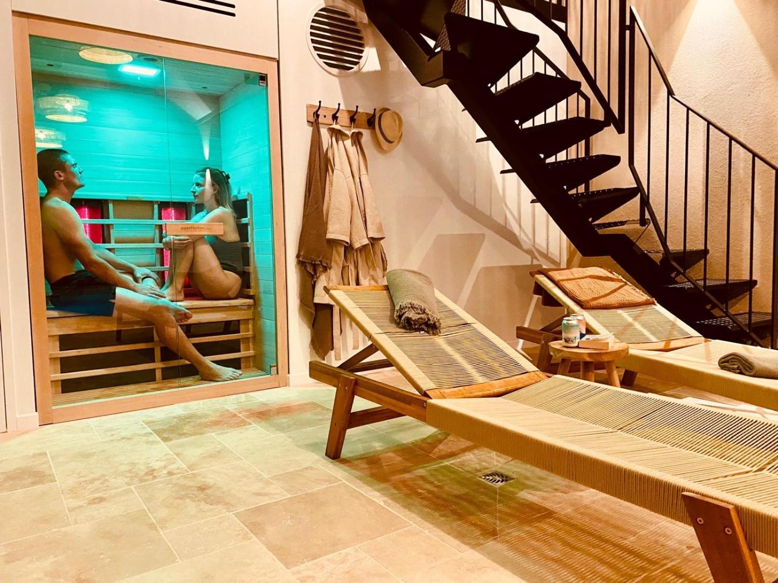 Le Domaine De Soani - Piscine Interieure, Jacuzzis & Sauna Adult Only Saint-Evarzec Exterior photo